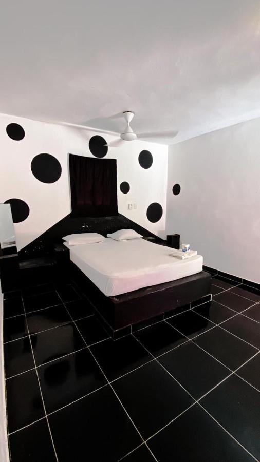 Punto4 Hostel *